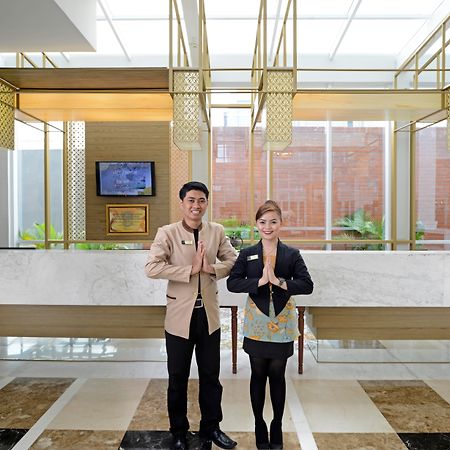 La Lisa Hotel Surabaya Exterior foto