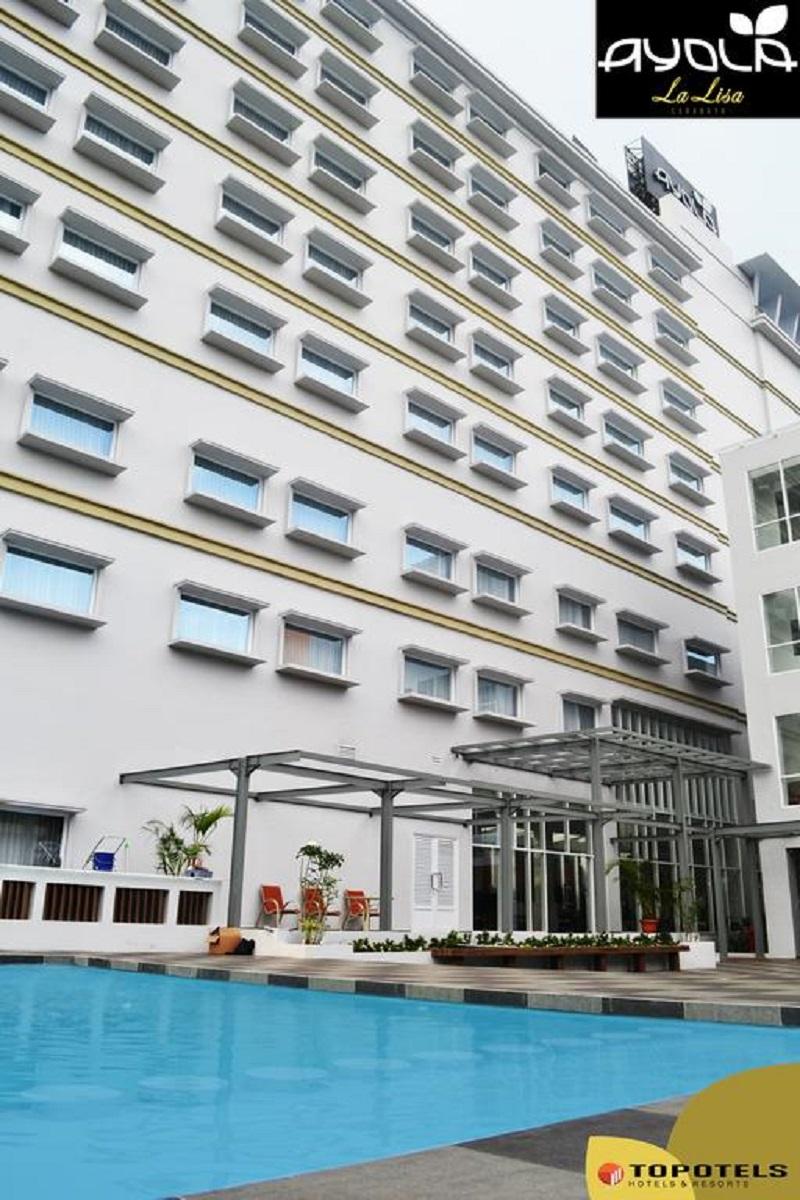 La Lisa Hotel Surabaya Exterior foto