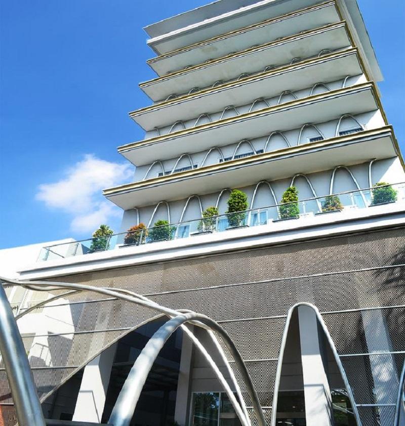 La Lisa Hotel Surabaya Exterior foto