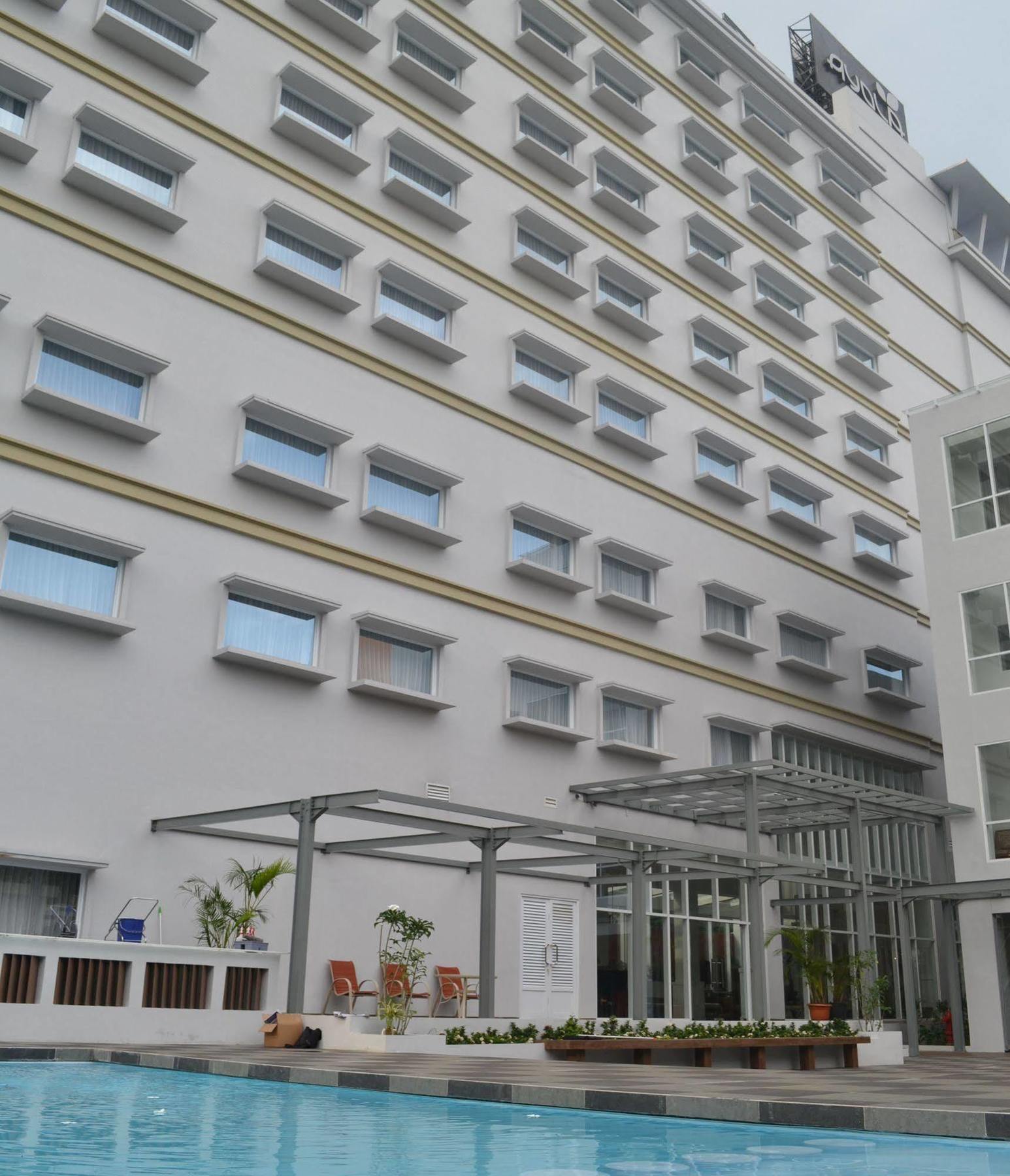 La Lisa Hotel Surabaya Exterior foto