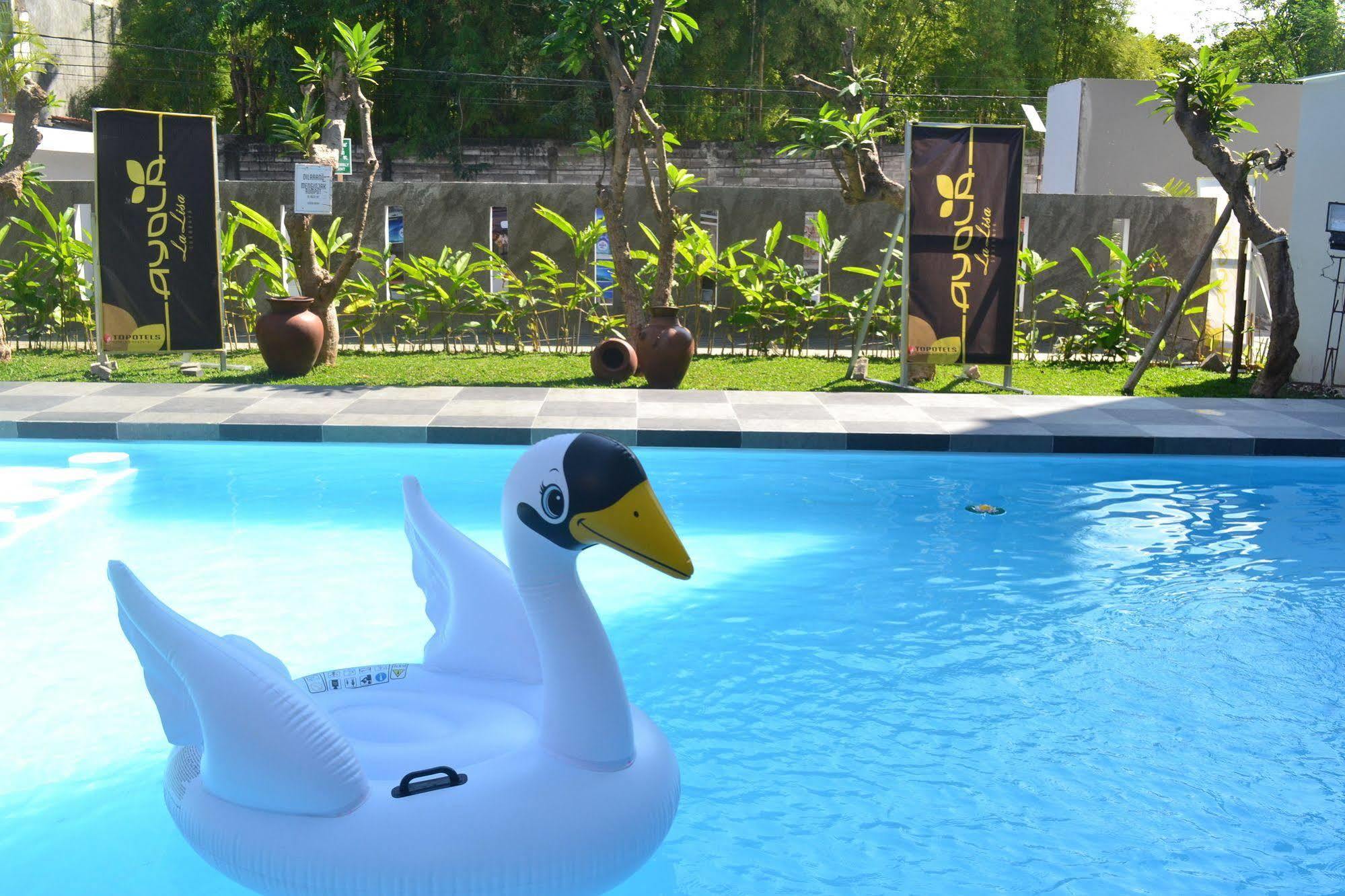 La Lisa Hotel Surabaya Exterior foto