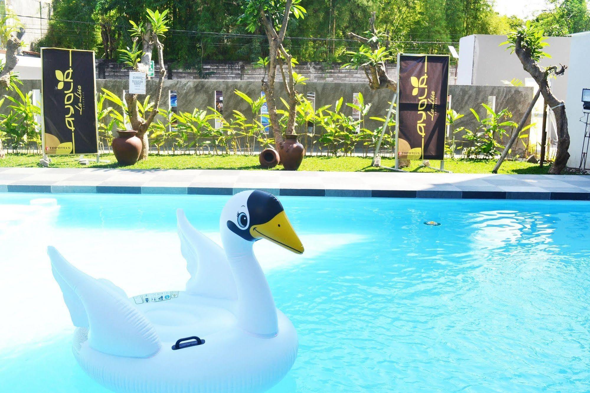 La Lisa Hotel Surabaya Exterior foto